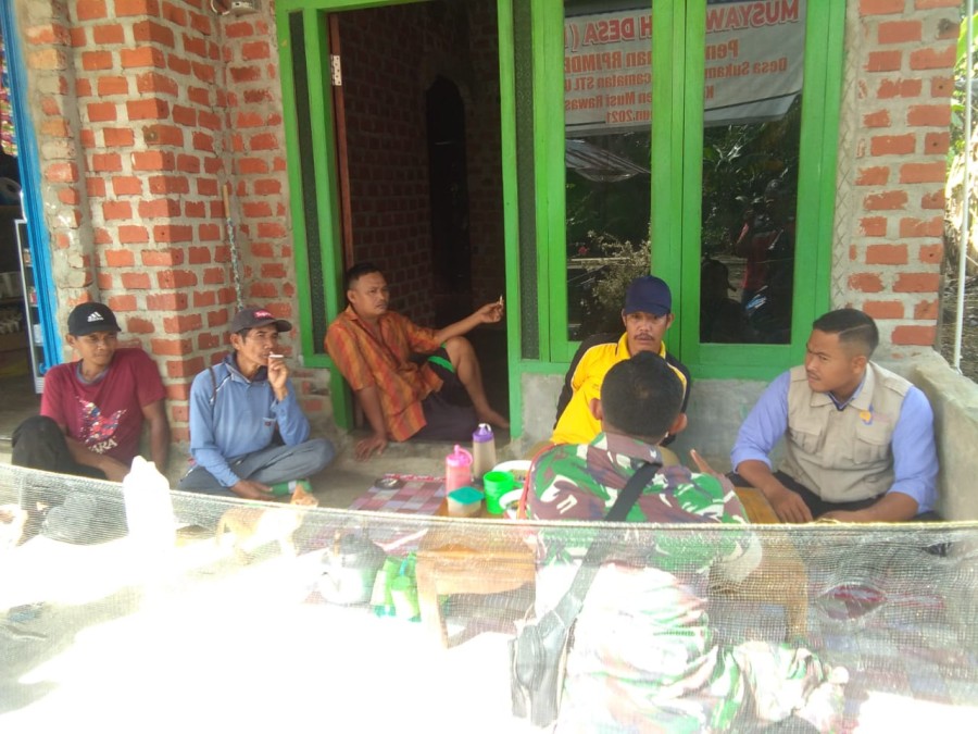 Babinsa Koramil 406-09/Terawas Ajak Warga Ikuti Prokes