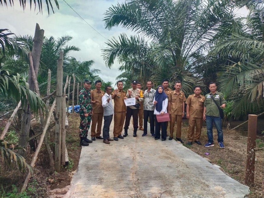 Babinsa Koramil 406-06 /Tugumulyo Kopda Edi Saputra Melaksanakan Giat Pengecekan Titik 100% Di wilayah binaan.