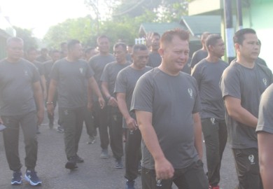 Untuk Tetap Terjaga Kondisi Prima Anggota Kodim 0406 Lubuk Linggau Melaksanakan Olahraga