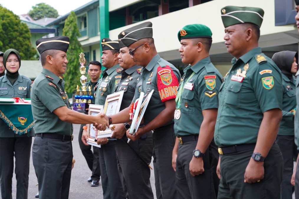 Serka Addi Santoso Babinsa Terbaik Kodim 0406/Lubuk Linggau Sebagai Mac Giver nya Kota Lubuk Linggau