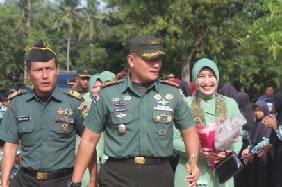 Dandim 0406/Lubuk Linggau Dan Ketua Persit KCK Cabang XVII Sambangi Dua Sekolah Yayasan Kartika