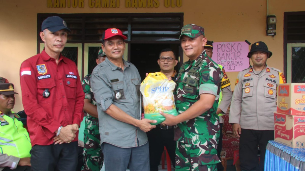 Bentuk Kepedulian TNI,,Dandim 0406/Lubuk Linggau Berikan Bantuan Sembako Kepada Warga Terdampak Banjir