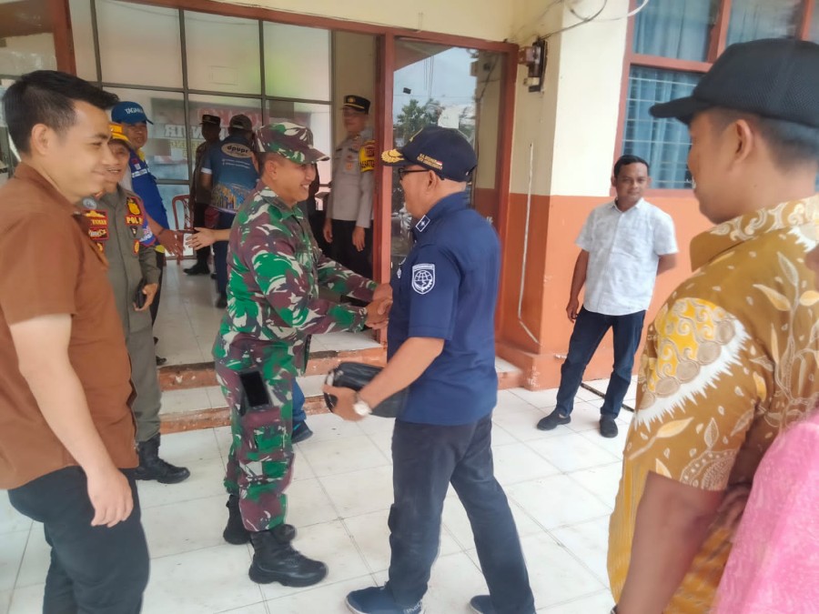 Danramil 406-05/Muara Kelingi Dampingi Forkopimda Kota Lubuk Linggau Salurkan Bantuan