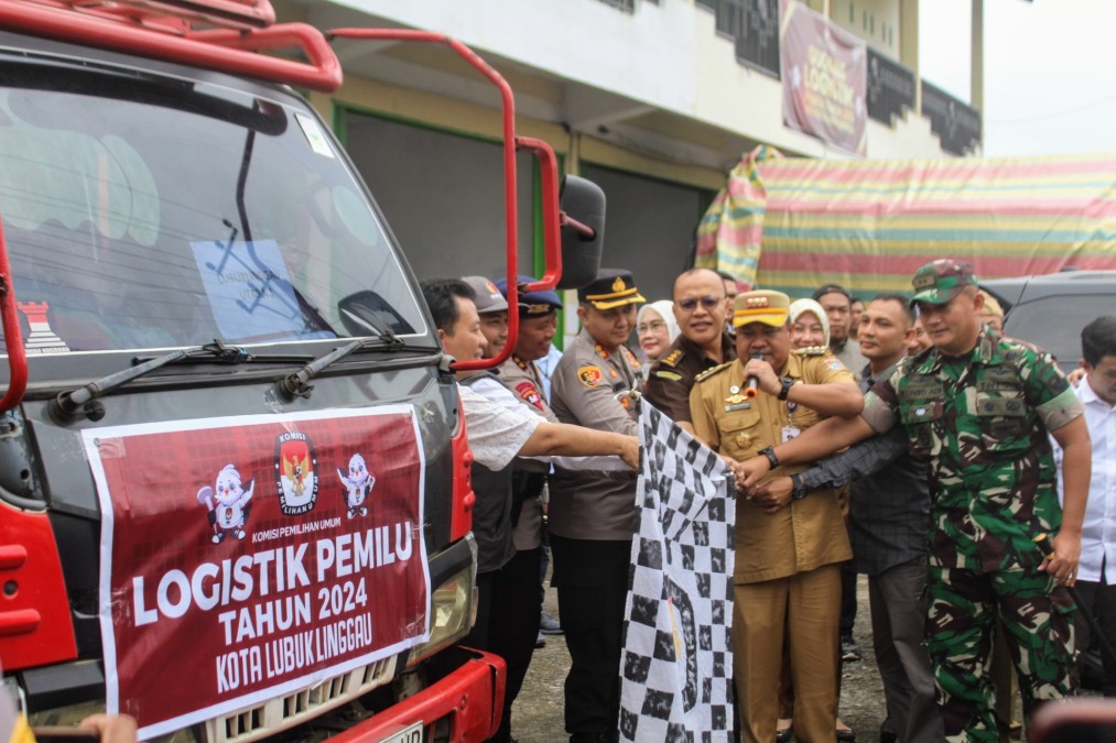 Forkopimda Kota Lubuk Linggau Lepas Armada Pendistribusian Logistik Pemilu Tahun 2024