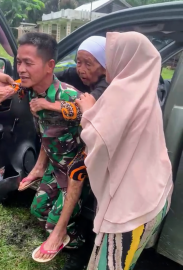 Wujudkan Cita-cita Seorang Nenek Babinsa Bantu Datang Sampai Ke TPS