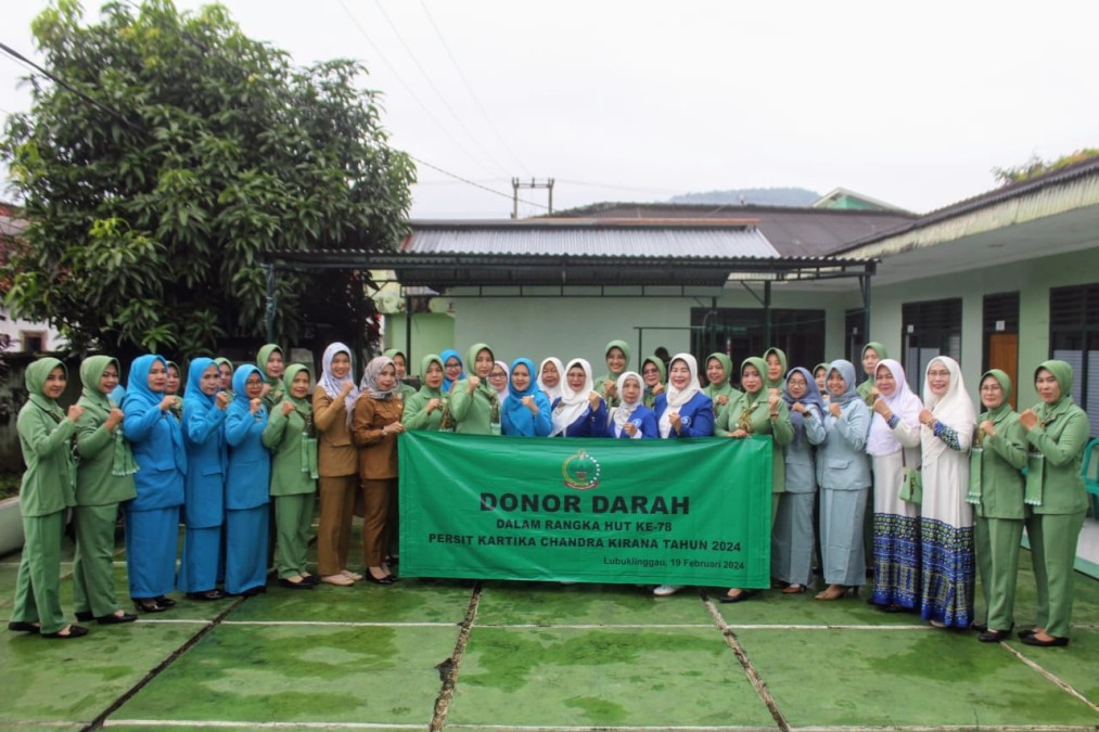 Menyambut HUT Ke 78 Persit KCK Cabang XVII Kodim 0406/Lubuk Linggau Menggelar Donor Darah