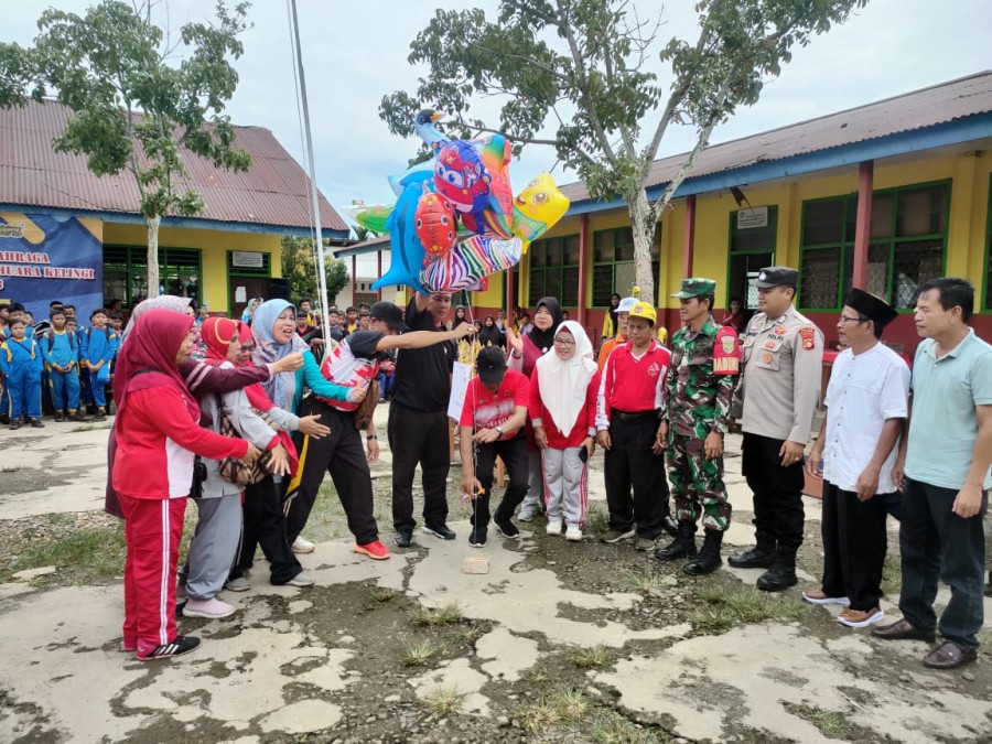 Babinsa Koramil 406-05/Muara Kelingi Menghadiri Upacara Pembukaan O2SN Tingkat Kecamatan