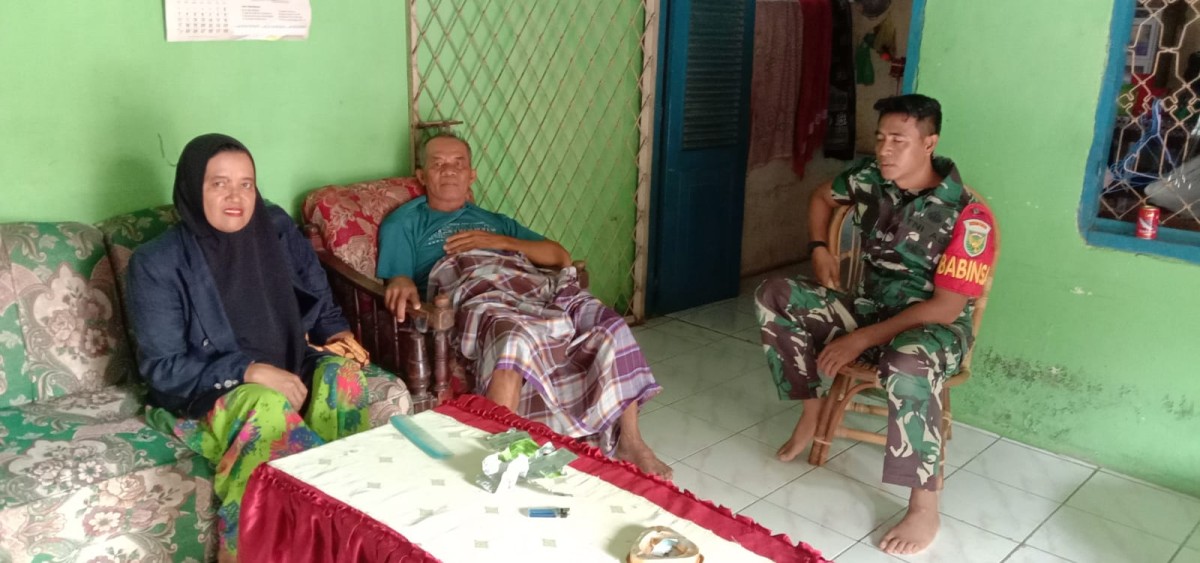 Jalani Silaturahmi Di Bulan Ramadhan Babinsa Koramil 406-06/Tugumulyo Koptu Sujarwo Melaksanakan Komsos Diwilayah binaan.