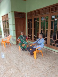 Tingkatkan Kerja Sama Yang Baik, Babinsa Komsos bersama tokoh pemuda di wilayah binaan