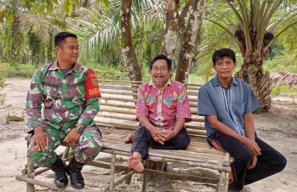 Saat Monitor Wilayah Serma Sutrisno Bincang Santai Dengan Warga Binaannya