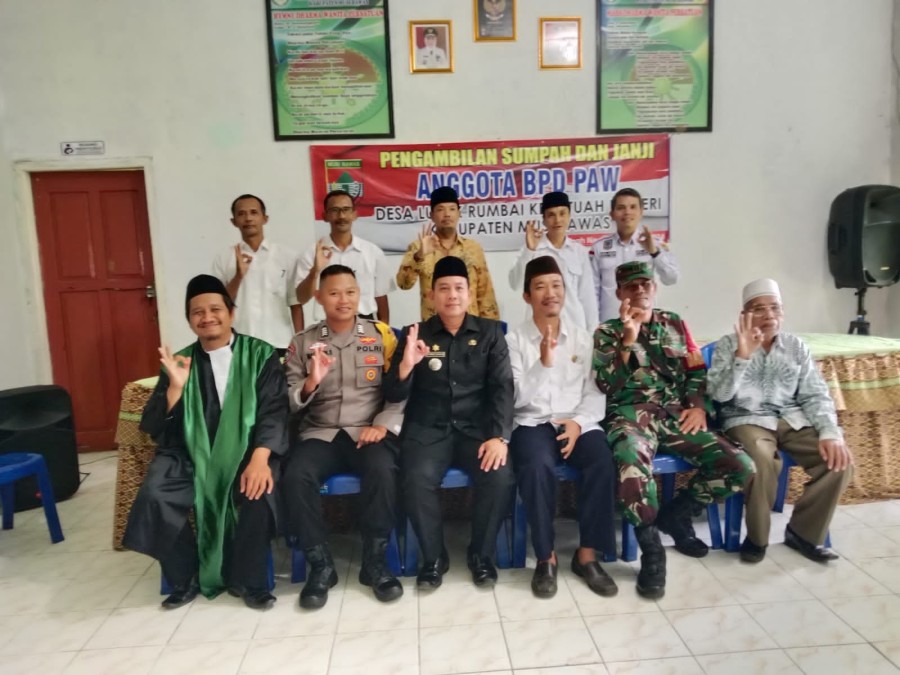 Babinsa Koramil 406-05/Muara Kelingi Hadir Dalam Acara Pengambilan Sumpah dan Janji Anggota BPD PAW