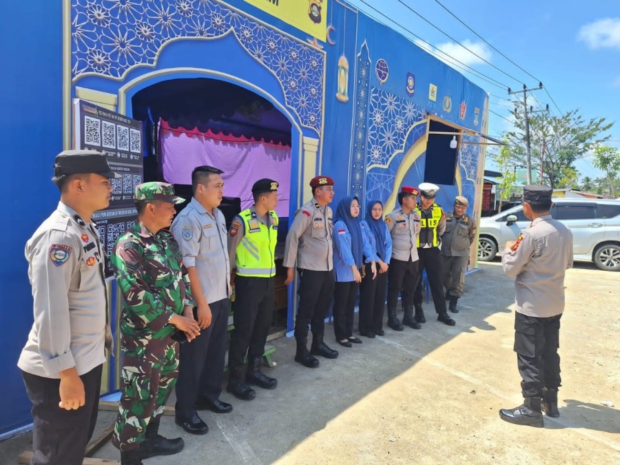 Babinsa Koramil 406-02/Rawas Ilir Laksanakan jaga pos pantau lebaran Didesa binaan.