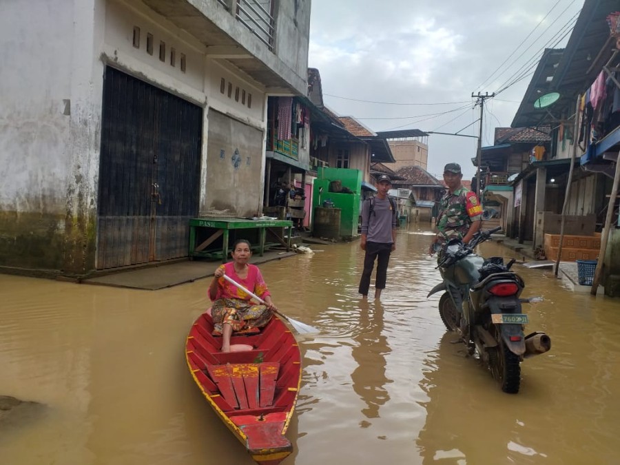 Serma Endang Permana turun ke lapangan pastikan keselamatan warga