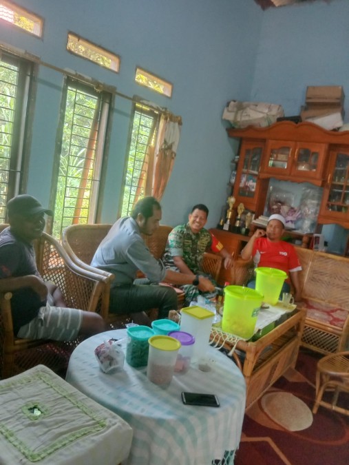 Babinsa Koramil 406-08/Lubuklinggau Serda M.Christian Melaksanakan Komsos Bersama Warga Binaan.