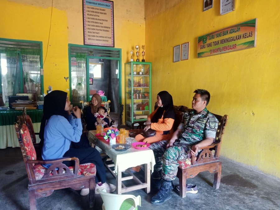 Serda Amveeky Babinsa Koramil 406-05/Muara Kelingi Siap Bantu Pihak Sekolah Apabila Dibutuhkan