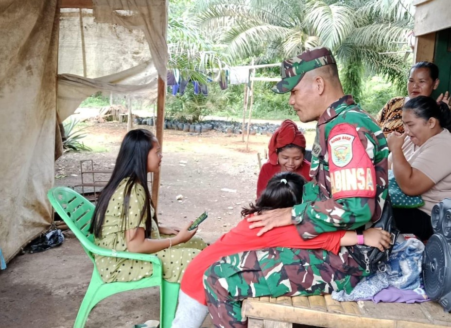 Wujudkan Kedekatan , Babinsa Kodim 0406/Lubuk Linggau Membaur Bersama Warga