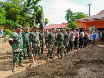 Koramil 406-09/Terawas Danramil Dan Babinsa Bersinergi Bersama Polsek Dan Masyarakat.