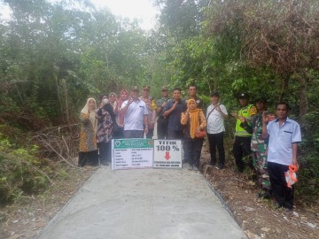 Peduli Wilayah desa binaan babinsa Ikuti Penentuan Titik Nol Pembangunan Desa