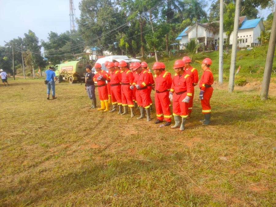 Babinsa koramil 406-02/ rawas ilir Ikuti Kegiatan Simulasi Pemadam Kebakaran Hutan dan Lahan