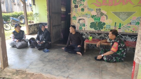 Babinsa Koramil 406-06/Tugumulyo jalin Komsos Dengan Kelompok Tani dan kades di wilayahnya binaan