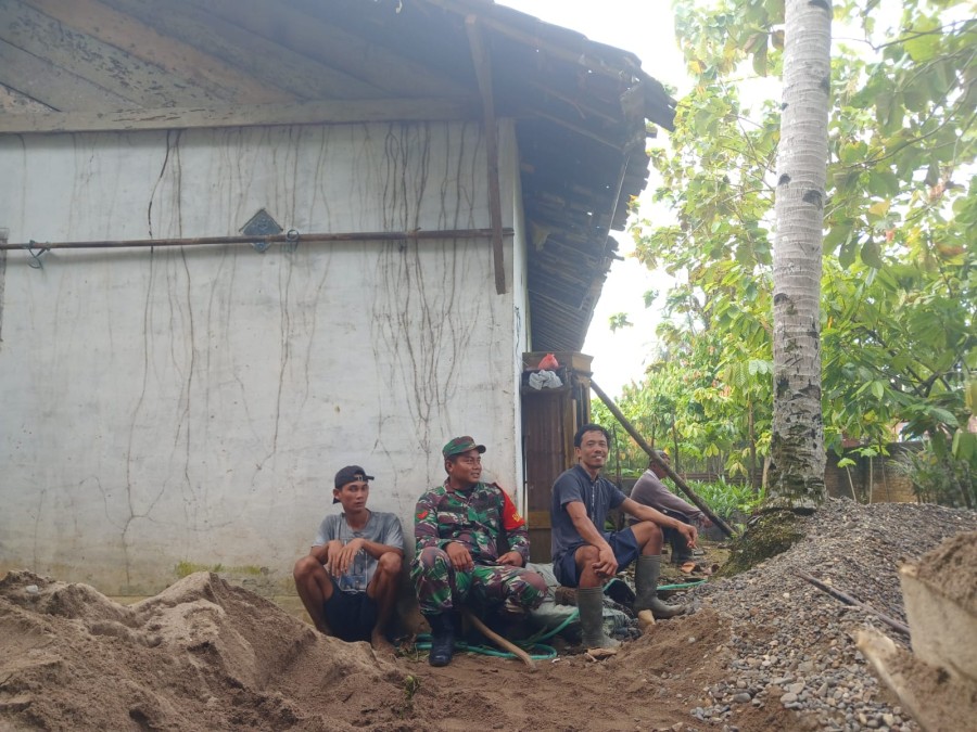 Babinsa Terus Jalin Komsos Bersama Warga Desa Binaan