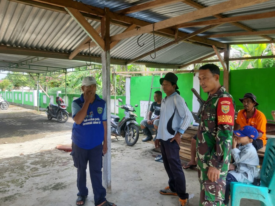 Pererat Silaturahmi Dengan Warga Binaan, Babinsa Laksanakan Giat Komsos.