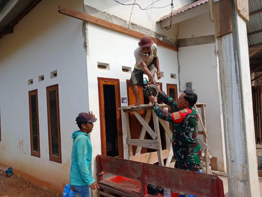 Untuk mengetahui kondisi warga binaan, Babinsa melaksanakan kegiatan Komsos dengan Warga Binaan