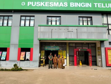 Babinsa Koramil 406-02/rawas ilir Komsos Dengan Nakes Puskesmas Bahas Pendataan Anak Stunting