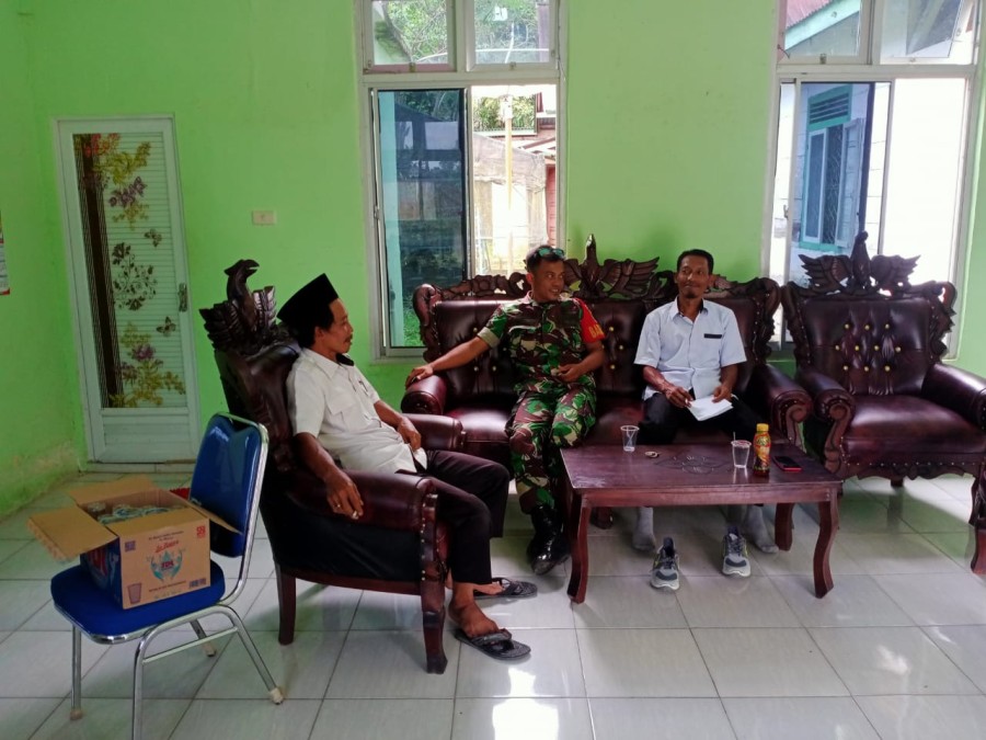 Pererat Sinergitas di wilayah Babinsa jalin Komsos Dengan Perangkat Desa binaan