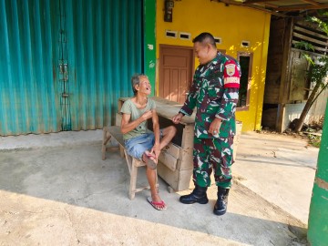 Untuk mengetahui kondisi warga binaan, Babinsa melaksanakan kegiatan Komsos dengan Warga Binaan