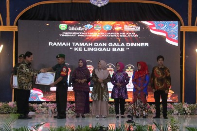 Babinsa Kodim 0406/Lubuk Linggau Menerima Penghargaan Babinsa Terbaik Tingkat Provinsi