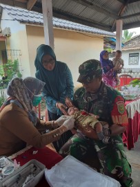 Kepedulian Kesehatan Balita Babinsa Koramil 406-03/rupit Dampingi Kegiatan Posyandu