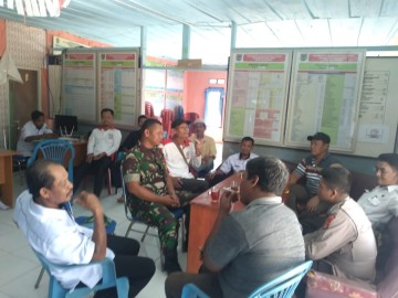 Tingkatkan Kamtibmas di Wilayah, Babinsa jalan Komsos bersama Perangkat Desa di wilayah binaan