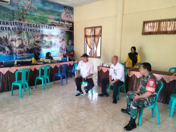 Babinsa Koramil 406-08/Lubuklinggau Sertu Arisyandi Monitoring Kegiatan Pekan Imunisasi Nasional (PIN)