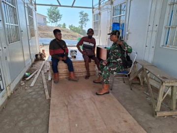 Jalani rasa ke keakraban dan silahtu Rahmi dengan warga binaan, Babinsa melaksanakan kegiatan Komsos rutin