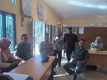Sambangi Kantor Desa, Babinsa Tingkatkan Sinergitas dengan perangkat desa di wilayah