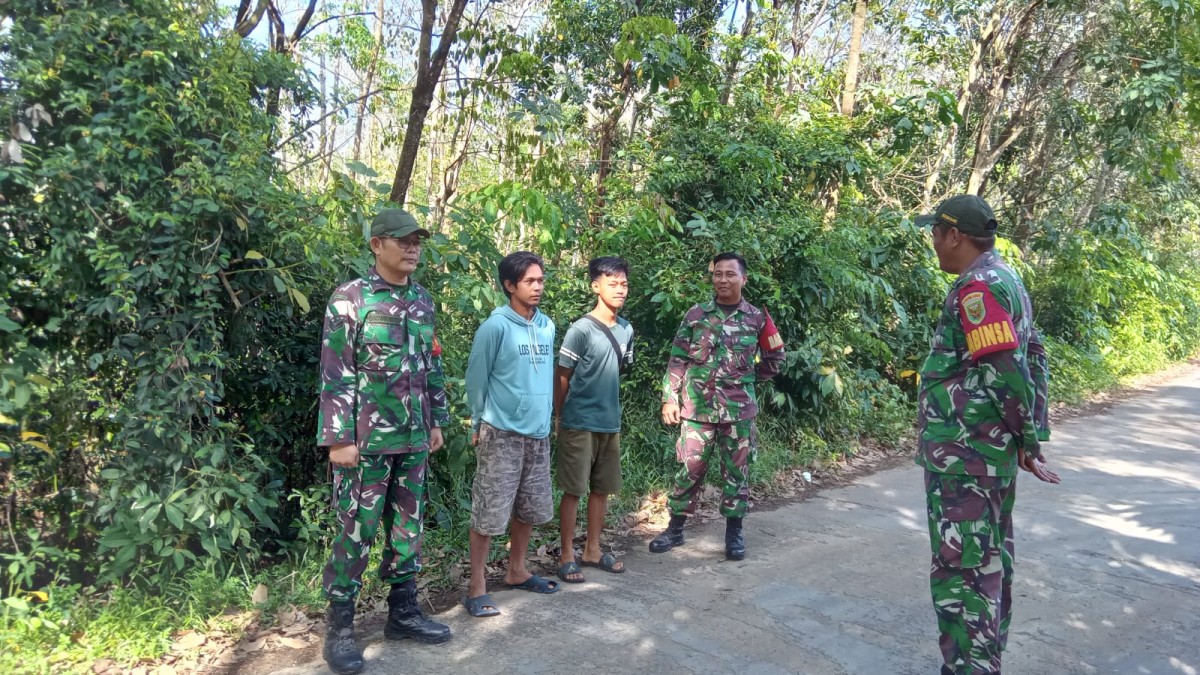 Patroli Karhutlah terus di lakukan oleh anggota Koramil 406-06/Tugumulyo dan mitra Karib Babinsa