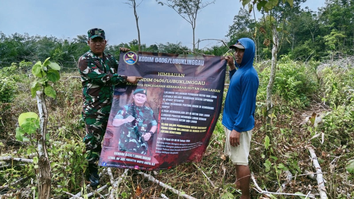 Babinsa Koramil 406-09/Terawas Melaksanakan Patroli Karhutla Di Wilayah binaan