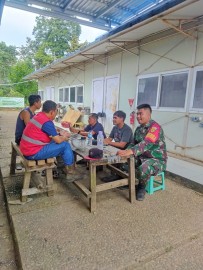 Babinsa melaksanakan kegiatan komunikasi sosial(komsos)