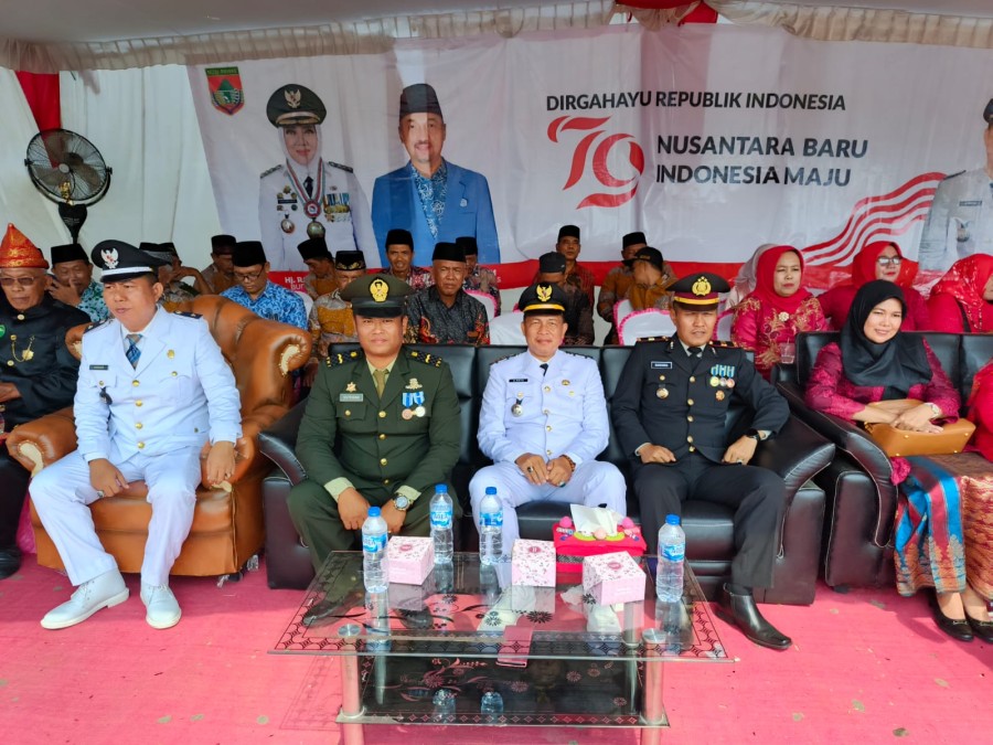 Pada Upacara HUT Kemerdekaan RI Ke 79 Babinsa Koramil 406-05/Muara Kelingi Dilibatkan Sebagai Petugas Upacara