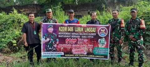 Cegah Dini Dan Deteksi Dini Babinsa Koramil 406-08/Lubuklinggau Melaksanakan Patroli Karhutla Di Wilayah Binaan