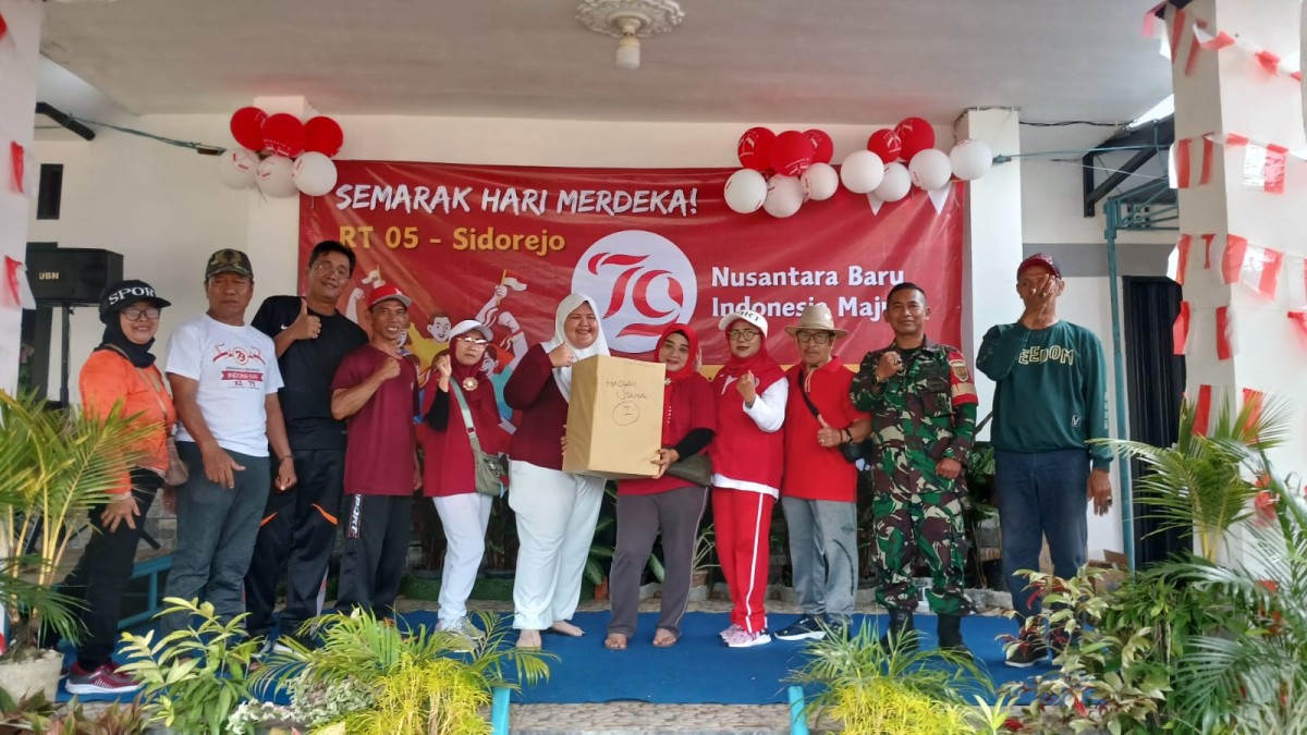 Monitoring Wilayah Binaan. Babinsa Koramil 406-08/Sertu Amdan Ikuti Jalan Santai Peringatan HUT RI Ke – 79.