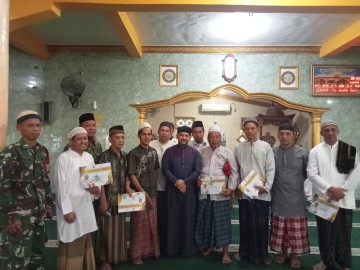 Tingkatkan Keimanan dan Ketaqwaan Kepada Allah SWT Babinsa Koramil 406-10/LT Ikuti Pengajian Subuh