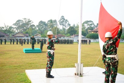 Kasdim 0406 Lubuk Linggau Menegaskan Kepada Seluruh Peserta Upacara Untuk Selalu Bijak Dan Cermat Dalam Menyikapi Informasi Yang Berkembang