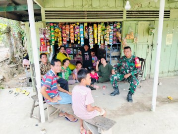 Tawa canda bersama warga Binaan dan Jaga Hubungan Baik, Babinsa melaksanakan giat Komsos Dengan Warga Binaan