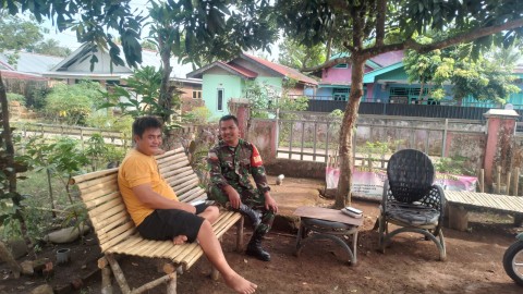 Dengan Rutin Melaksanakan Komsos, Warga Semakin Dekat dan Akrab Dengan Babinsa