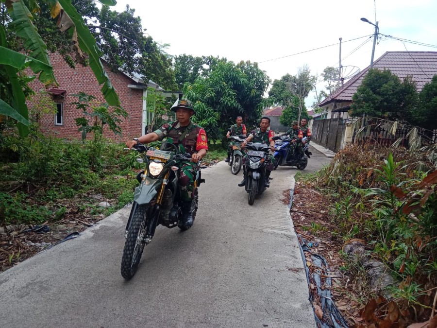 Wujudkan Wilayah Tetap Kondusif, Babinsa Koramil 406-10/LT Melaksanakan Patroli Wilayah