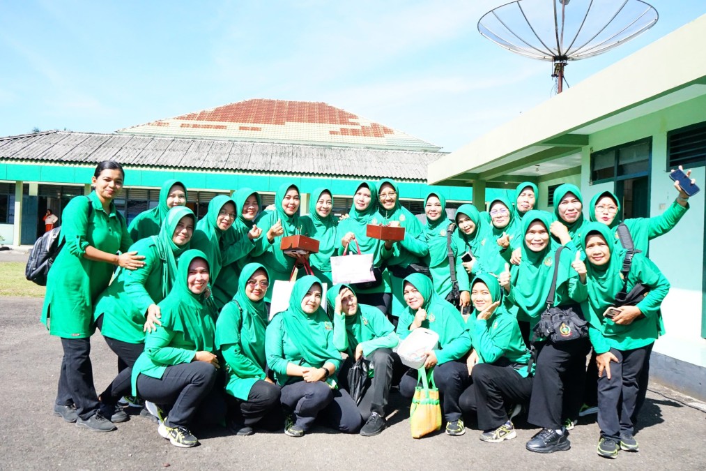 Jaga Kesehatan dan Kebugaran Persit Kodim 0406 Lubuk Linggau Menggelar Senam Sehat Bersama