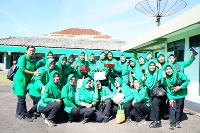 Jaga Kesehatan dan Kebugaran Persit Kodim 0406 Lubuk Linggau Menggelar Senam Sehat Bersama