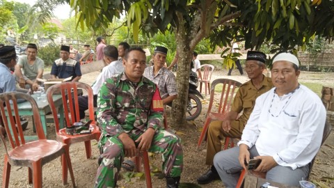 Komsos dan Silaturahmi Sertu Zainal Abidin di Desa Suka Rame